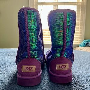 Ugg Purple Sequin short shearling boots! Perfect for winter! Size Women’s US 7